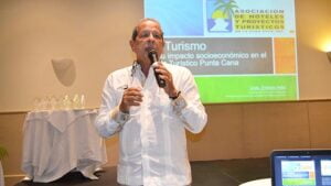 2 Ernesto Veloz, presidente de la Asociación de Hoteles y Proyectos Turísticos del Este (Asoleste).