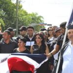 Juristas y dirigentes políticos marcharon el domingo en la tarde por las principales calles de Higüey.