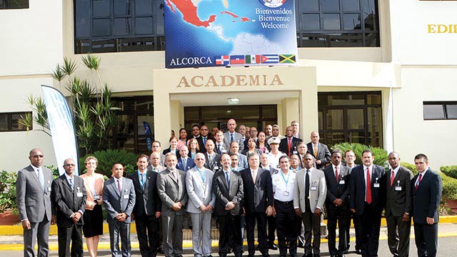 Delegaciones de cinco países participan en seminario en la DNCD