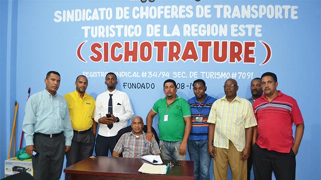 Los choferes de Sichotrature y los empresarios de Adotratur han protagonizado unos cuatro enfrentamientos en los últimos 35 días en el Aeropuerto Internacional de Punta Cana (AIPC).