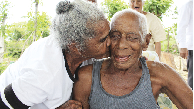 Tras 88 años de matrimonio, Eufemia no concibe vivir sin su Baldomero