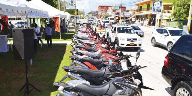 ¿Y las motos patrulleras de la Policía de Verón, dónde están?