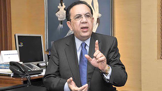 Héctor Valdez Albizu, gobernador del Banco Central.