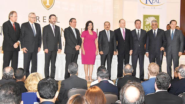 El acto inaugural del Hotel Real Continental contó con la presencia del presidente de la República, Danilo Medina, y la vicepresidenta Margarita Cedeño de Fernández.