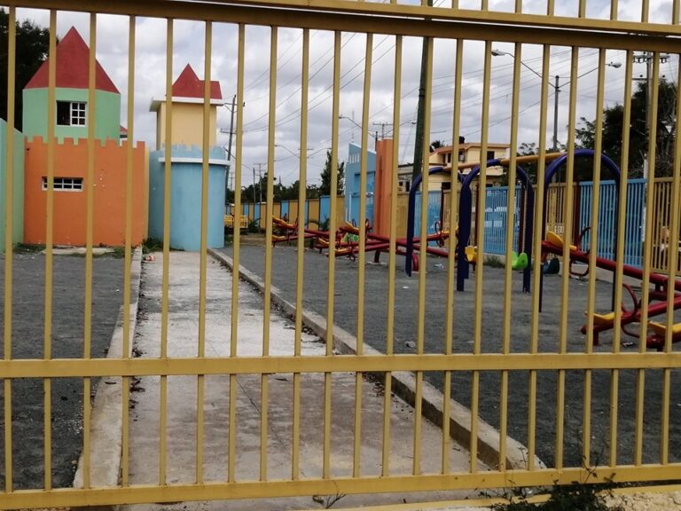 Ciudadanos solicitan la apertura del parque infantil en El Seibo