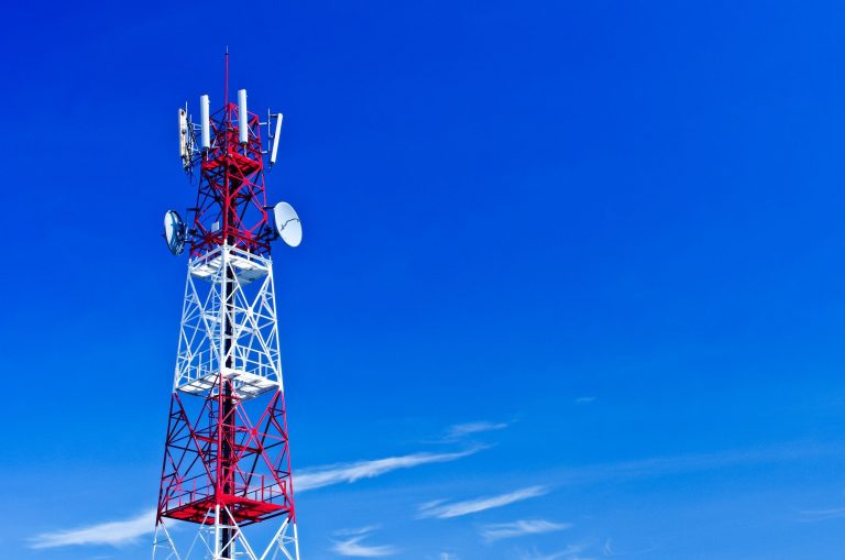 Medio Ambiente indagará antenas telefónicas sin permisos en El Seibo