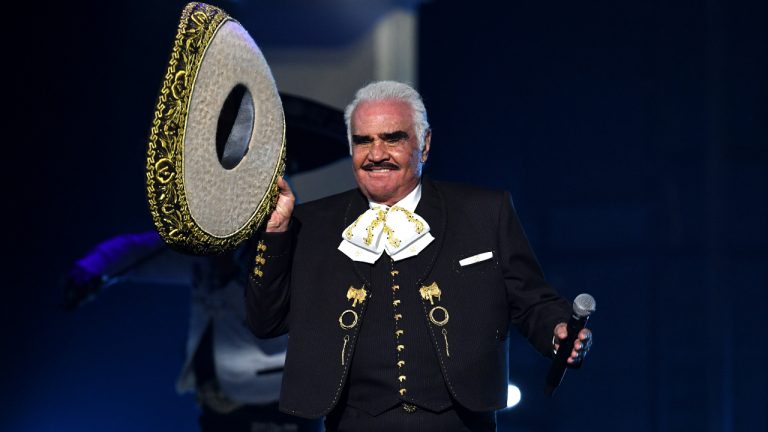 Artistas reaccionan a muerte De Vicente Fernández