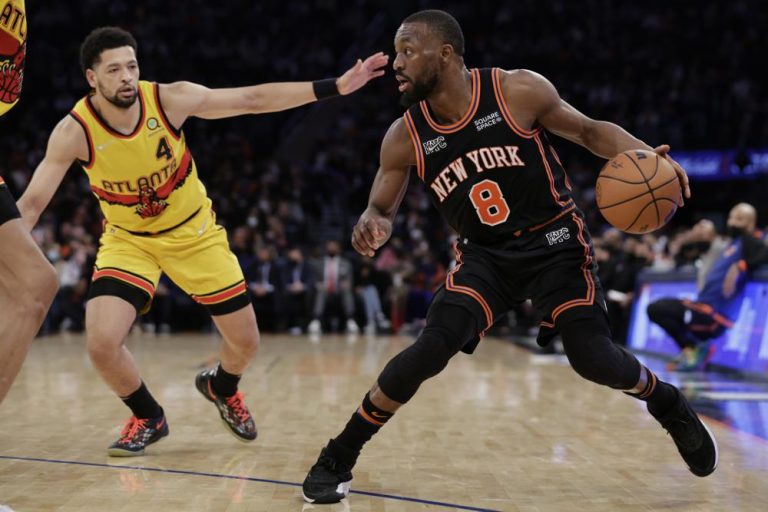 Walker tiene Navidad de ensueño; Knicks vencen a Hawks