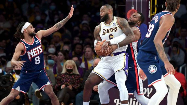 LeBron James supera récord de Kobe Bryant en juegos de Navidad