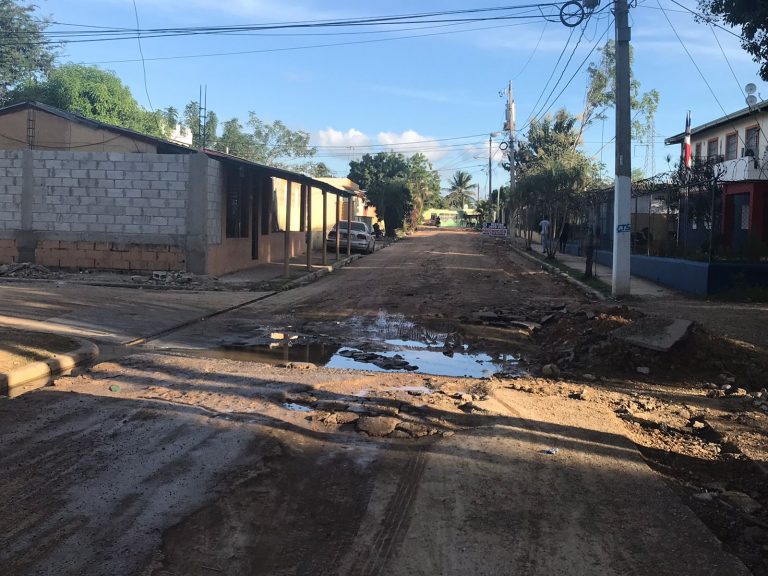 Alcaldía de El Seibo se queja por destrozos dejados por Inapa en las calles de esa localidad