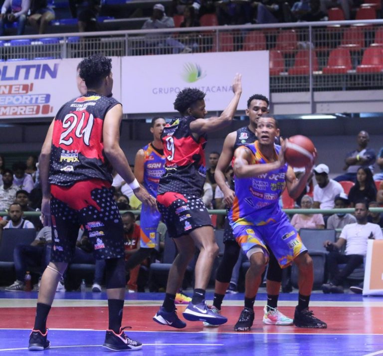 Clubes Centro y Antonio Guzmán disputan corona en finales del torneo basket superior de Higüey