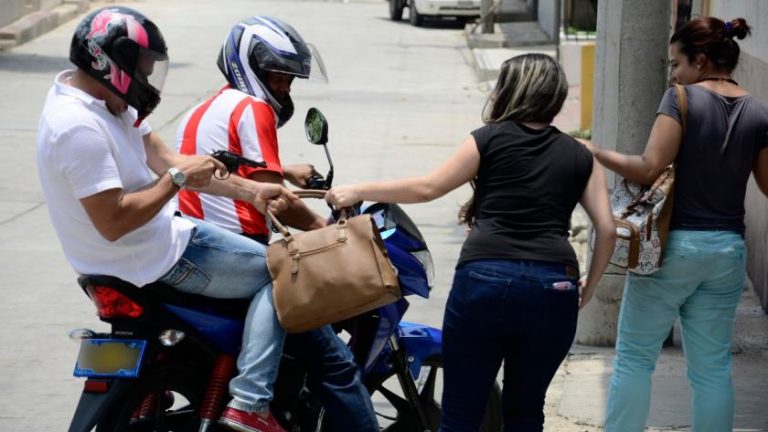 En San Pedro de Macoris denuncian aumento de atracos a bordo de motocicletas