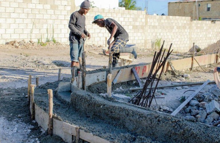 Construirán de aceras y contenes inclusivos en La Romana