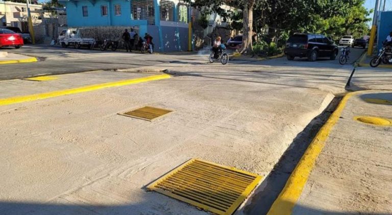 Inauguran colector pluvial en Villa San Carlos