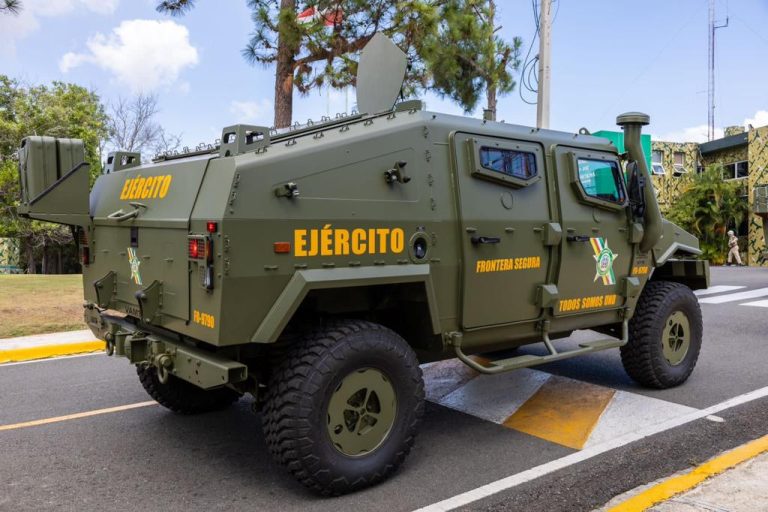 Ejército de República Dominicana recibe cuatro vehículos blindados marcas URO