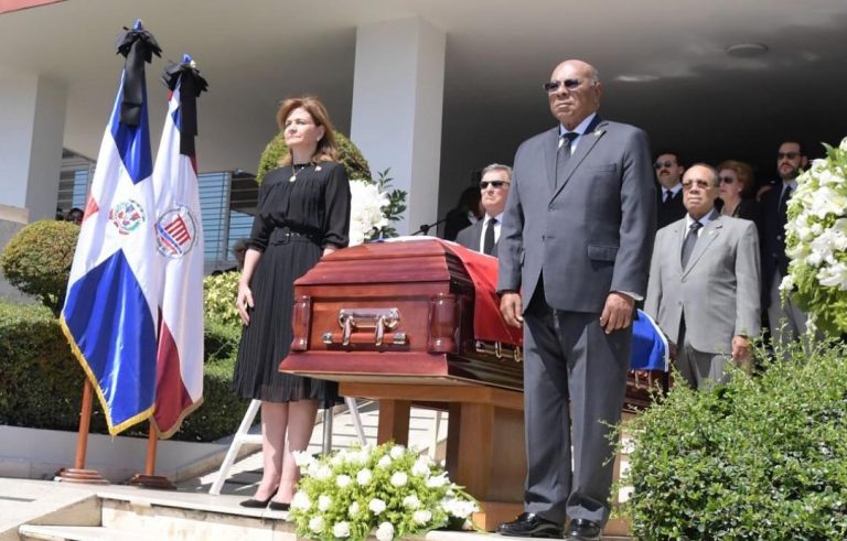 Rinden homenaje póstumo a excanciller Víctor Gómez Bergés