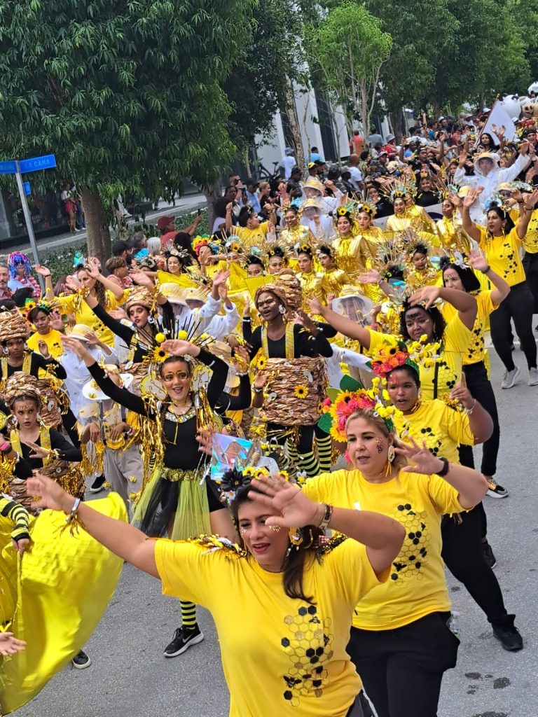 El Carnaval de Punta Cana celebra exitosa 14ta. edición al ritmo de música y colores reuniendo a miles de personas