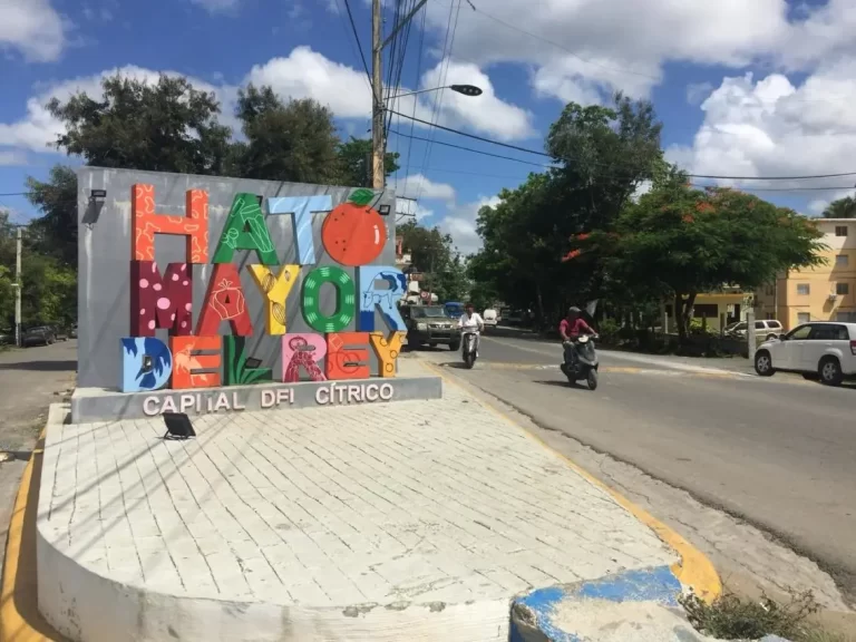 Moradores de Hato Mayor del Rey se quejan por falta de remozamiento en monumentos