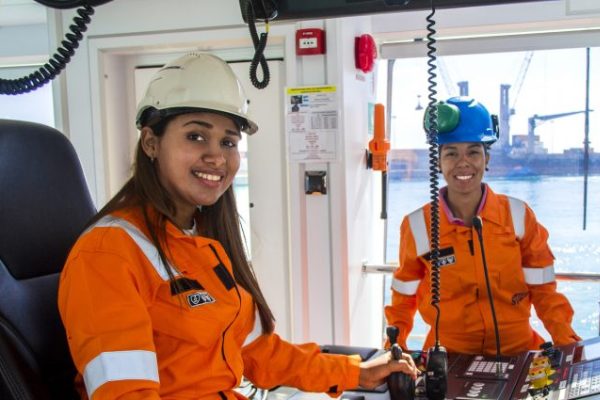 41,7 % de la fuerza de trabajo en el tercer trimestre del 2022 era de mujeres; el 34,3% de ellas con título universitario