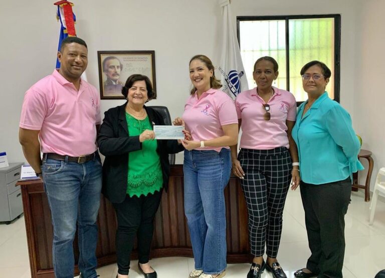 Apoyan caminata en beneficio a personas con cáncer en El Seibo