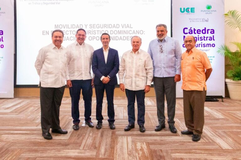 UCE, Grupo Puntacana y Universidad de Valencia realizan Segunda Cátedra de Turismo “Frank Rainieri”