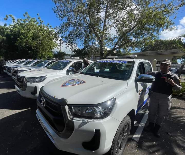 Entregan vehículos a Dirección Regional Este de la Policía Nacional en La Romana