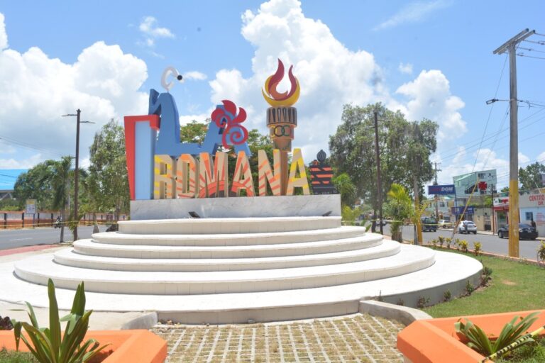 Monumento al Padre Abreu de La Romana está casi listo